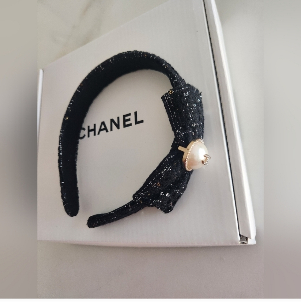 Chanel authentic gwp Tweed Headband